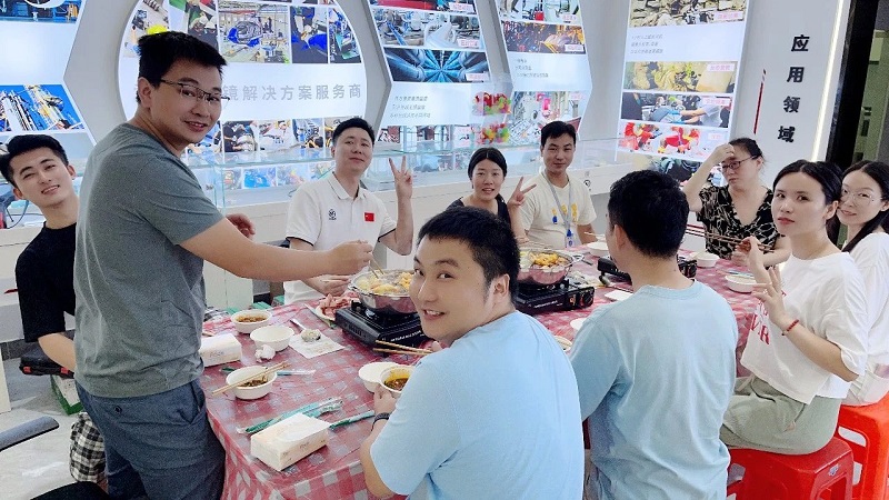 歡聚一堂，“趣”“味”無(wú)限—微視光電舉行月度聚餐趣味小活動(dòng)